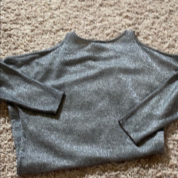 Cold shoulder top - Picture 4 of 4